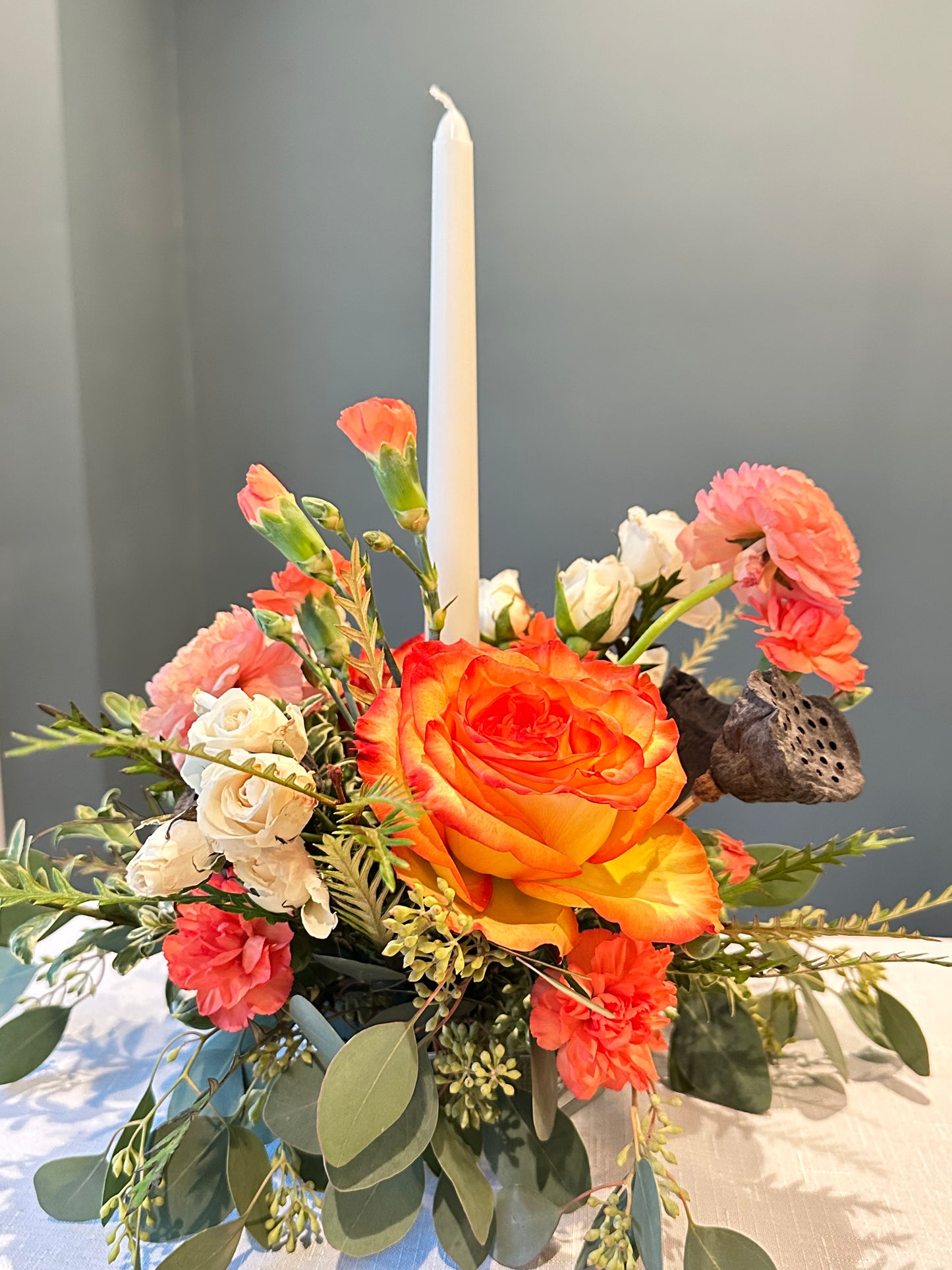 Petite Thanksgiving Centerpiece – Single Taper Arrangement
