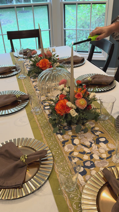 Petite Thanksgiving Centerpiece – Single Taper Arrangement